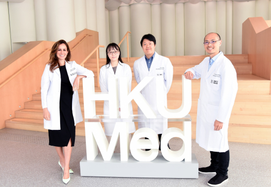 A research team from HKUMed establishes the positive clinical impact of the Multidisciplinary Molecular Tumour Board among patients with advanced solid cancer in the era of Precision Cancer Medicine. The research team members include: (from left) Dr Aya El Helali, Elaine Ko Yee-ling, Dr David Shih Jen Hao and Dr Jason Wong Wing-hon.
 